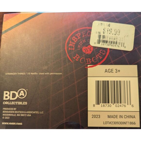 Stranger Things - Eleven Vinyl Knit Collectible by Handmade by Robots 204 - Picture 8 of 8